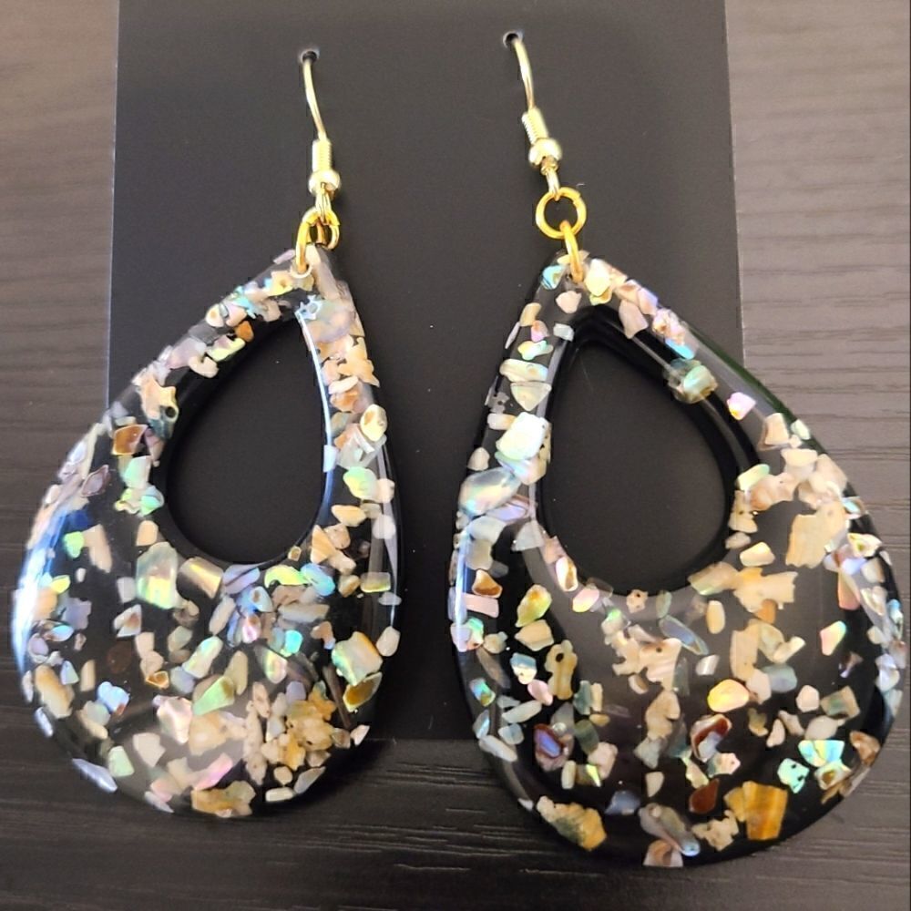 New Black Teardrop Crushed Shell in Black Acrylic Dangle Earrings